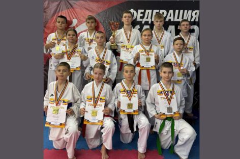 Сальчане заняли первое общекомандное место по каратэ
