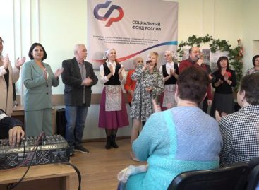 Программа «В рабочий полдень» завоёвывает популярность: работники культуры дают выездные концерты