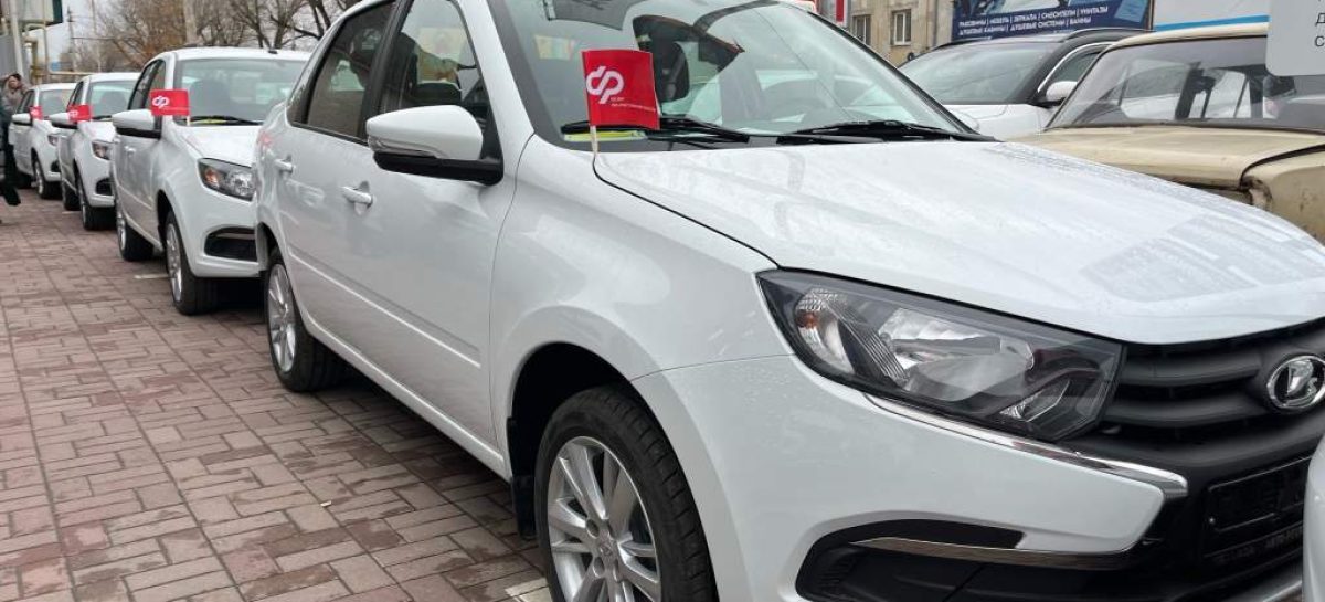 Пострадавшие на производстве получили автомобили от отделения СФР по Ростовской области