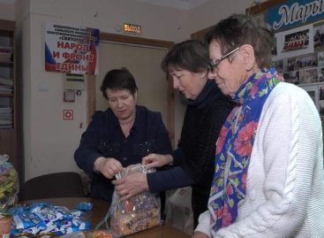 Акция — в действии: волонтеры группы «Народ и фронт едины» собирают новогодние подарки раненым бойцам
