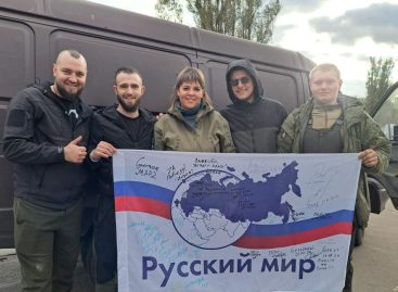 Сальские волонтёры «Русского мира» передали бойцам СВО помощь тыла