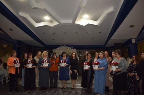 Семья Жаворонок-Королевских уже в третий раз пригласила сальчанок на празднование Дня матери