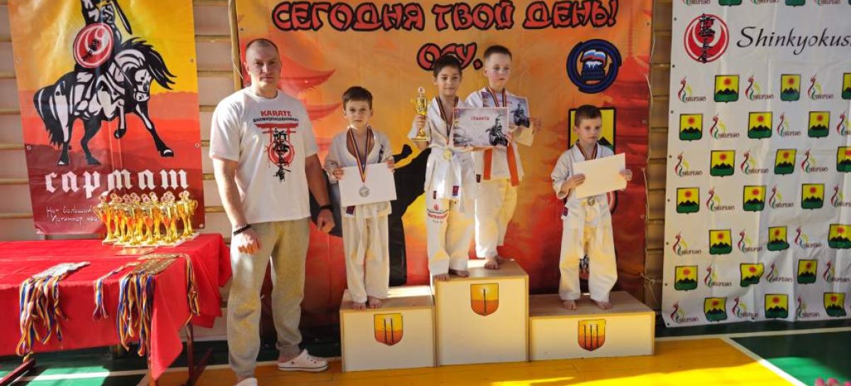 Сальские спортсмены привезли медали из Зверева