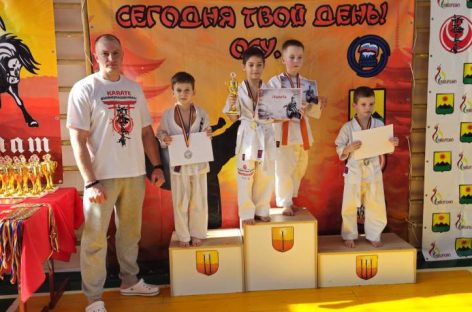 Сальские спортсмены привезли медали из Зверева