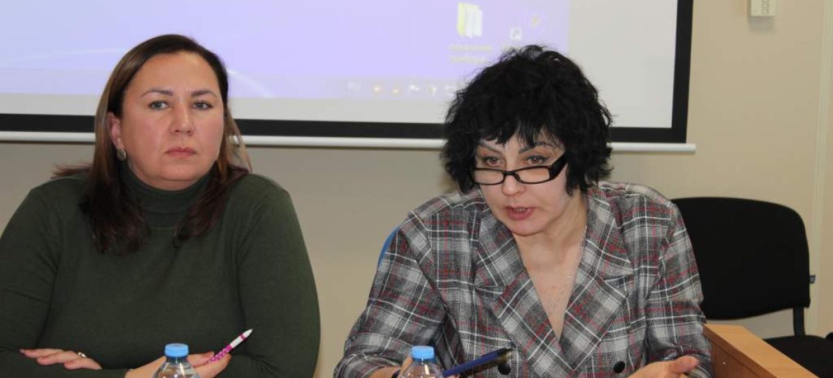Сальчанин поинтересовался, почему за сильнодействующими препаратами, выписанными врачом, приходится ездить посёлок Целина