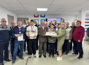 В Сальском шахматном клубе чествовали короля блица