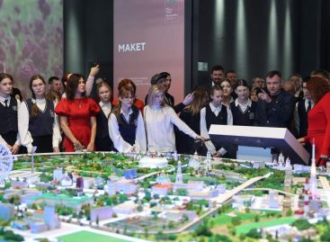 Глава региона открыл выставку, посвященную уникальной Ростовской земле