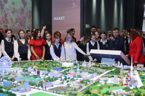 Глава региона открыл выставку, посвященную уникальной Ростовской земле