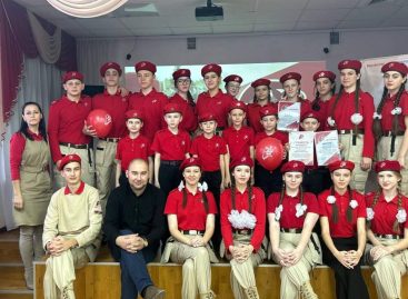 В Сальске лучшим юнармейским отрядам вручили грамоты за активную работу