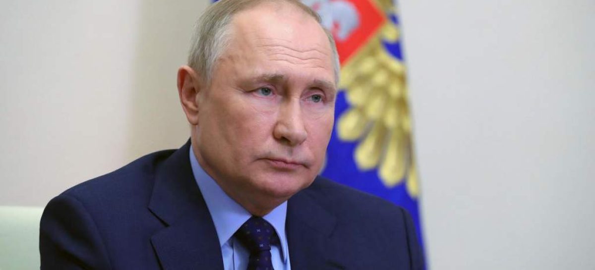 Президент РФ Владимир Путин поручил губернатору Брянской области Александру Богомазу поддерживать бойцов СВО и помогать их семьям.