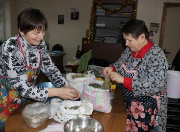 Сальчанки активно помогают нашим ребятам, служащим в зоне СВО