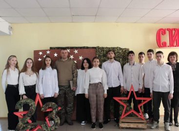 Студенты СИТ встретились с бывшим выпускником техникума, а сейчас — участником СВО Игорем Статовым.