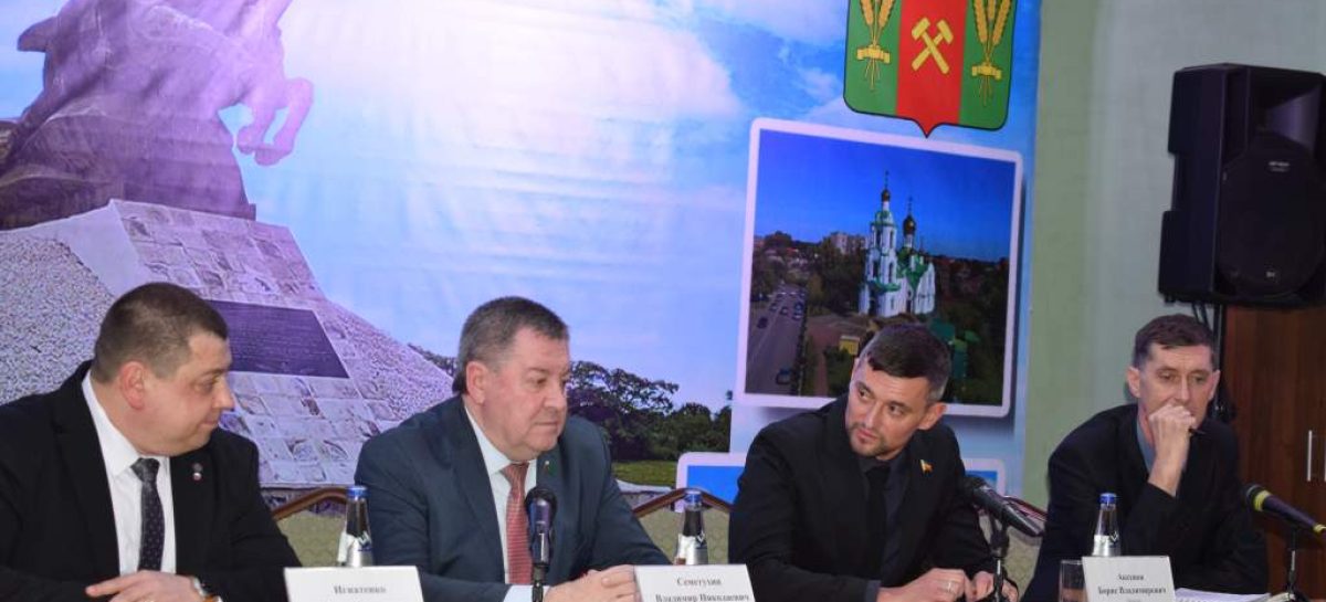 Глава городской администрации Сальска Иван Игнатенко рассказал о том, что сделано во втором полугодии 2024 года