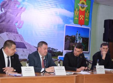 Глава городской администрации Сальска Иван Игнатенко рассказал о том, что сделано во втором полугодии 2024 года
