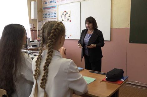 Навигатор детства: у советника директора по воспитанию Елены Романько дружная команда, которая делает полезные дела