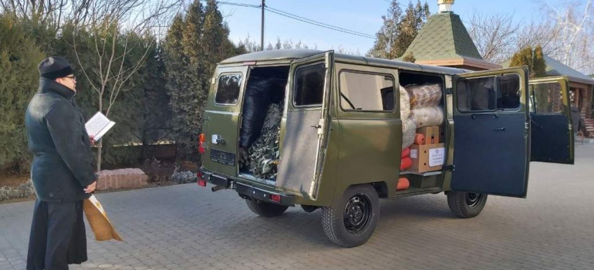 В преддверии Дня защитника Отечества сальчане передали для наших бойцов в зоне СВО автомобиль «УАЗ», медикаменты, продукты, сети от сальчан