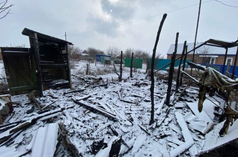 На дачах в Сальском районе произошёл пожар