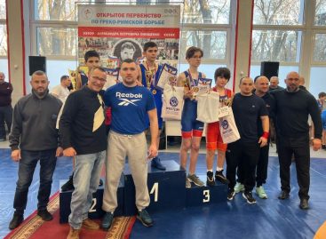 Сальский борец стал первым на первенстве в Ростове-на-Дону