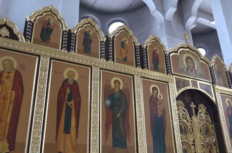 Успели до Великого поста: в соборе Кирилла и Мефодия установили новый иконостас