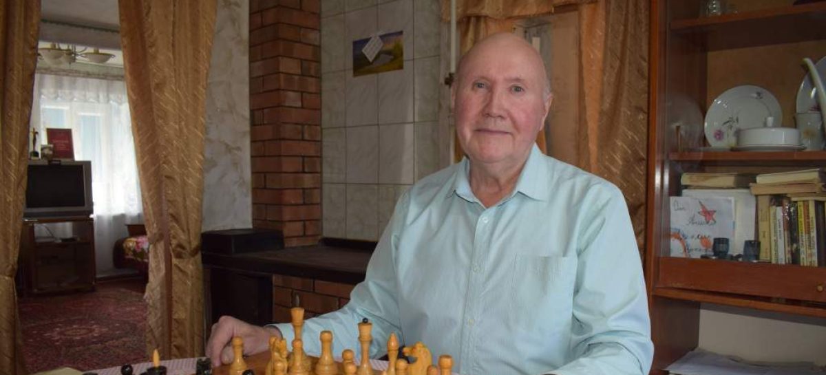 32 тысячи уроков провёл за 46 лет работы в школе учитель из Екатериновки