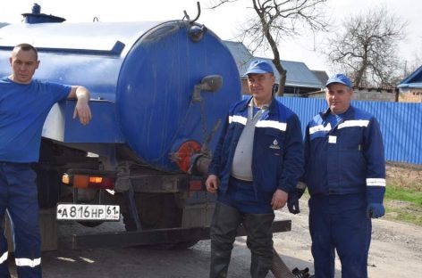 «Сальский Водоканал» продолжает плановую замену труб в городе