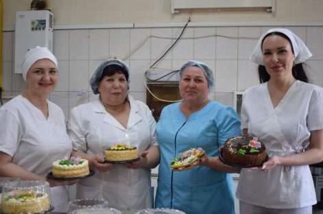 99 лет традиций: репортаж из кондитерского цеха Сальского хлебокомбината