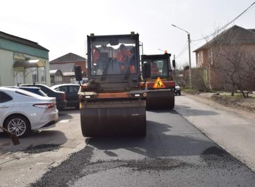 В Сальске начался ремонт дорог