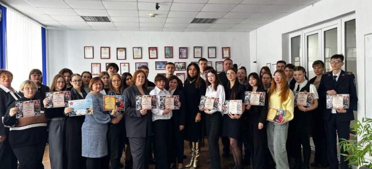 В Сальском институте Южного университета ИУБиП прошло заседание дискуссионного «круглого стола»  «В борьбе с фашизмом мы едины»