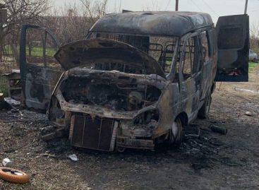 В Сальском районе сгорел «Соболь»
