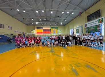 Сальские волейболистки вошли в пятерку лучших на Дону