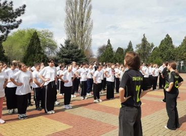 В лицее № 9 в Сальске в празднование Дня здоровья включились и первоклашки, и выпускники