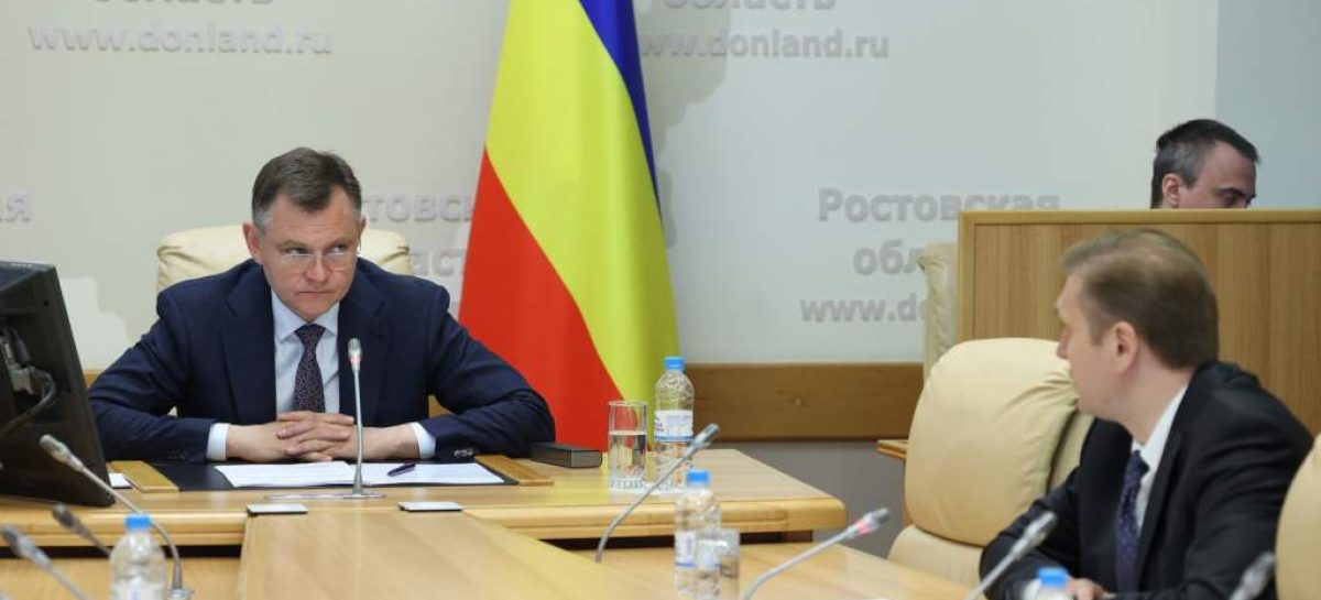 Юрий Слюсарь поручил оперативно завершить ремонт на Аллее Славы в Морозовском районе