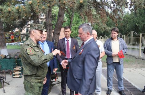 В праздничные дни поисковики Сальского филиала «Миус-фронт» приняли участие во многих мероприятиях и акциях