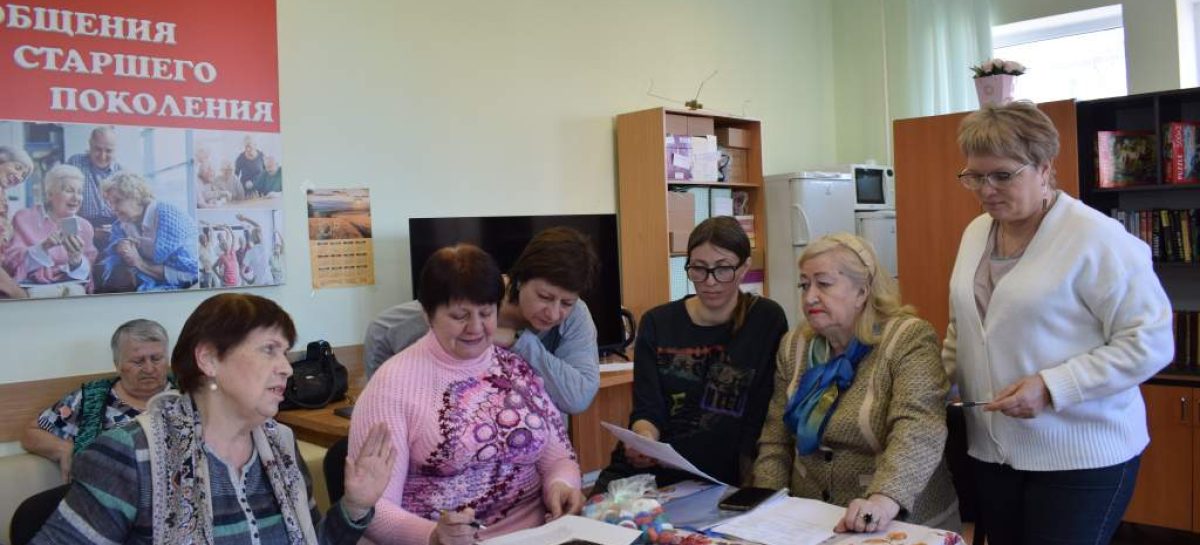 На заседание женсовета в Сальском районе обсуждали подготовку к празднованию 80-летия Великой Победы и сбор гуманитарной помощи для СВО