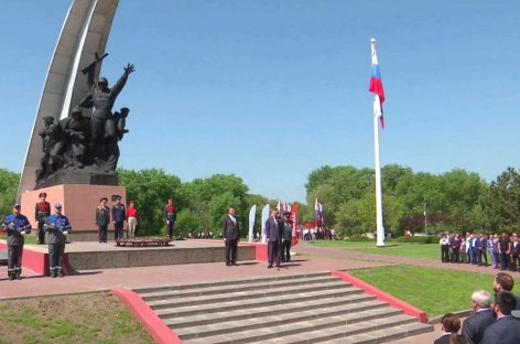 Пламя Победы: на Кумженском мемориале в донской столице зажжен Вечный огонь