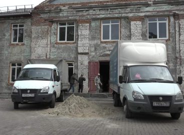 С окнами и под новой крышей: в Доме культуры поселка Степной Курган идет ремонт