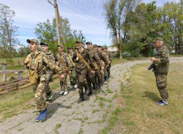 У юношей-десятиклассников школ Сальска и Сальского района идут военно-полевые сборы