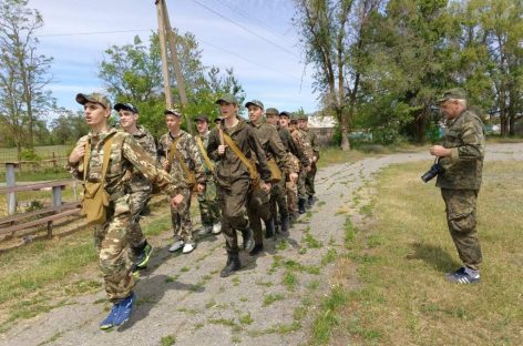 У юношей-десятиклассников школ Сальска и Сальского района идут военно-полевые сборы