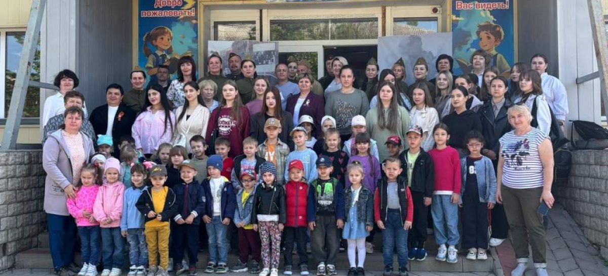 В Сальске читали и пели «Строки, опалённые войной»