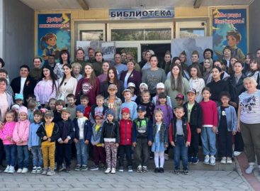 В Сальске читали и пели «Строки, опалённые войной»