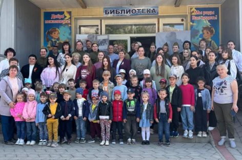 В Сальске читали и пели «Строки, опалённые войной»