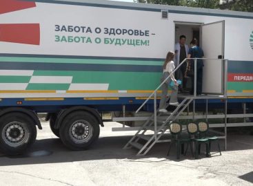 С заботой о людях: «Поезд здоровья» работал в Сальске