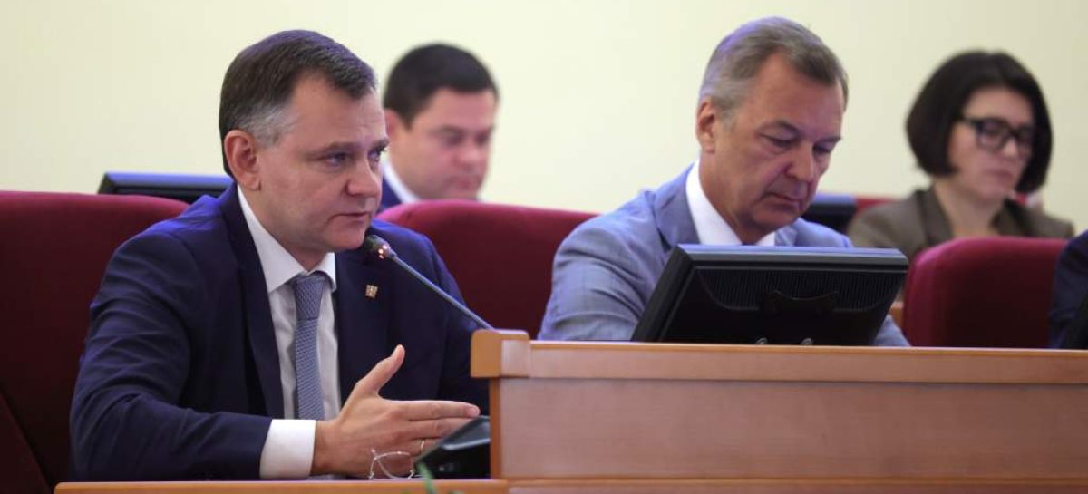 Юрий Слюсарь предложил упростить условия приема на муниципальную службу для участников программы «Герои Дона»
