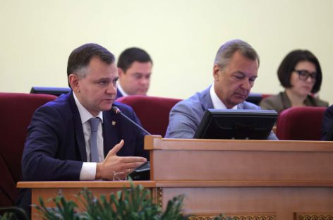 Юрий Слюсарь предложил упростить условия приема на муниципальную службу для участников программы «Герои Дона»