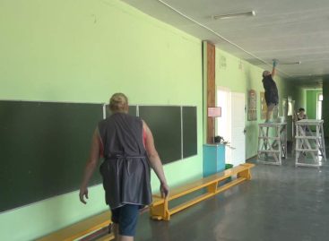 В березовской школе посветлело — там вставили окна, обновили стены и потолки