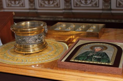 Под сенью Николая Чудотворца: в храме Нового Егорлыка готовятся к зиме и благоустраивают двор