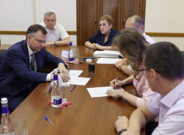 Юрий Слюсарь первым подал в избирком документы на регистрацию кандидатом на выборах донского губернатора