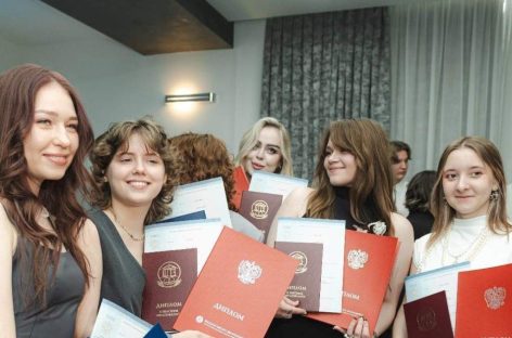 Многодетным семьям на Дону компенсируют расходы на обучение детей