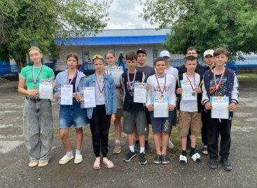 В Белой Калитве состоялись областные соревнования по гребному спорту «Регата памяти Н.М. Хопрячкова» среди юношей и девушек