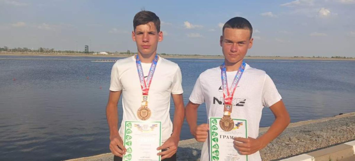 Сальские гребцы завоевали бронзовые медали